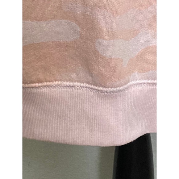 Lucky Brand pink Camo Sweatshirt size M Pre-Owned Mint condition - Picture 6 of 13
